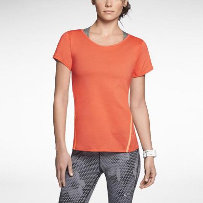 Fotografia e Nike Tailwind Loose Short-Sleeve Running Shirt.