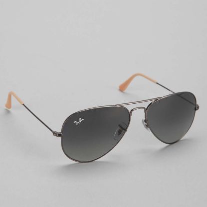 Fotografia e Ray Ban Aviator Sunglasses.