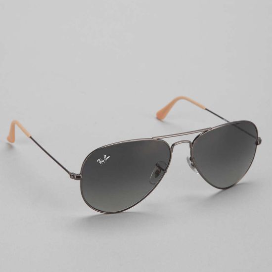 Fotografia e Ray Ban Aviator Sunglasses.